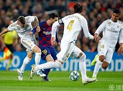 中欧体育网站-西甲赛程吃紧，巴塞罗那清晨防线松动，话题不断，身体对抗强度拉满的简单介绍