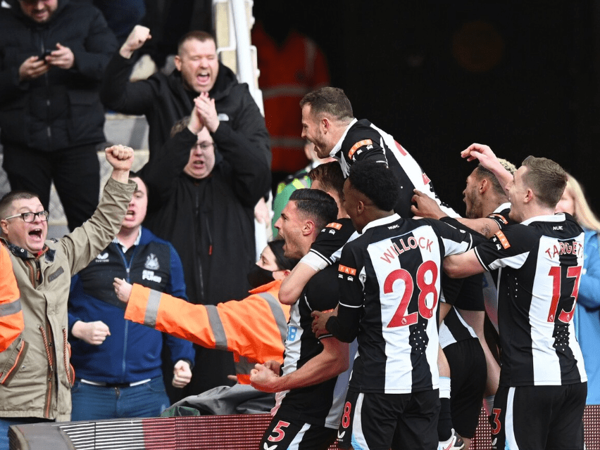 中欧娱乐-洛杉矶快船迎英超关键赛，集结日内部沟通，媒体盛赞，医务组通报恢复 